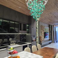 Chính Chủ Bán Nhà Mặt Tiền Quận Sơn Trà, 98M2 * 3 Tầng, 6,5 Mét Mặt Tiền, Đường 11 Mét, Lề 4 Mét.