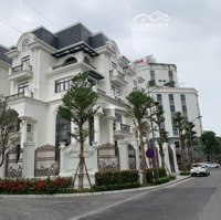 Bán Gấp Bt Ở Đtm Dịch Vọng, 79Tỷ, 200M2, View Đẹp, 0934455563 Hoặc 0985030081