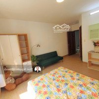 Phòng Studio Cửa Sổ Trời Full Nội Thất Ngay Hoàng Hoa Thám Tân Bình