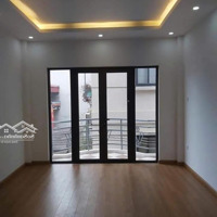 1194 Đường Láng 46M2 5 Tầng Ô Tô 7 Chỗ Đi Lại Thoải Mái 11,9 Tỷ Tiện Kinh Doanh