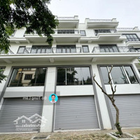 Cần Bán Shophouse Metropolitan -Diện Tích67,5M2, Hai Mặt Đường, Sau Có Vườn Hoa Nhỏ