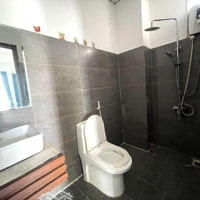 Căn Hộ Dịch Vụ Full Nội Thất Ban Công Thoáng Mát Khu Sân Bay Giáp Quận Phú Nhuận