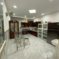 100 Ra Nguyễn Văn Qùy Huỳnh Tấn Phát-3 Tang Gia 4 Ty 370