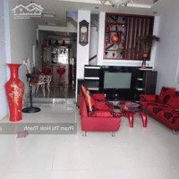 Cho Thuê Nhà Nc 2 Tầng 3 Phòng Ngủ 2 Vệ Sinhfull Nội Thất, Sân Đậu Ô Tô Rộng. Hơn 100M2 12 Triệu/Th