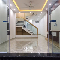 Bán Nhà 3 Tầng Xây Mới Phố Hồ Sen