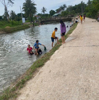 Gia Đình Cần Bán Lô Đất View Kênh Thủy Lợi, Mát Mẻ, Sổ Hồng Riêng, Thổ Cư