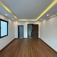 Nhà mới lung linh, Nguyễn Văn Cừ, ô tô đỗ cửa, 30m2, 5 tầng, 3 ngủ, 5 tỷ 5