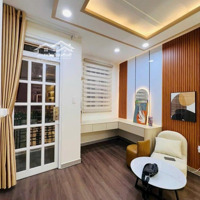 Chính Chủ Bán Gấp Nhà Đường Lê Hồng Phong ,P2 ,Q5.Diện Tích40M2 - Giá Bán 2.8 Tỷ . Liên Hệ: 0903632392 Quân