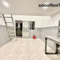 Phòng Trọ Sinh Viên Giá Rẻ - Gác Cao 2M - Sẵn Máy Lạnh Ngay Cổng Đại Học Văn Lang