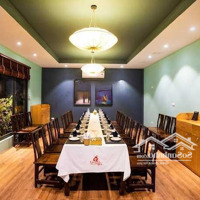 Cho Thuê Nhà Mặt Phố Hoàng Cầu , 70M2 X 5 Tầng , Mt: 5M , Vỉa Hè Sử Dụng 10M , Vị Trí Ngay Ngã Tư