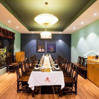 Cho Thuê Nhà Mặt Phố Hoàng Cầu , 70M2 X 5 Tầng , Mt: 5M , Vỉa Hè Sử Dụng 10M , Vị Trí Ngay Ngã Tư