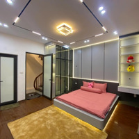 Chính Chủ Bán Gấp Nhà Khu Vực Nguyên Trãi 30M2 4 Tầng Vừa Xinh Ít Sử Dụng Nên Con Rất Mới.