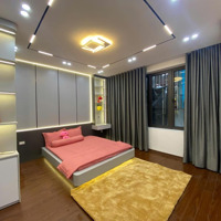 Chính Chủ Bán Gấp Nhà Khu Vực Nguyên Trãi 30M2 4 Tầng Vừa Xinh Ít Sử Dụng Nên Con Rất Mới.