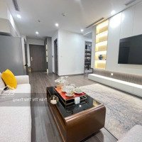 Bán Gấp Căn 2 Phòng Ngủđn View Bể Bơi 73M Giá Siêu Hấp Dẫn Chỉ 6,4 Tỷ Tại Vinhomes Symphony. Liên Hệ: 0966275665