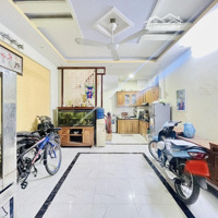 Nhà Cũ Nhưng Được Cái Còn Dùng Tốt! Bán Nhà Nguyễn Sơn, Ngõ Xe Ba Gác, 32M2, 5.75 Tỷ