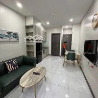 Studio Ban Công 45M2 Full Nội Thất Cách Sân Bay 100M, Và Cách Công Viên Hvt 100M