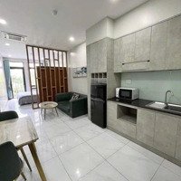 Studio Ban Công 45M2 Full Nội Thất Cách Sân Bay 100M, Và Cách Công Viên Hvt 100M