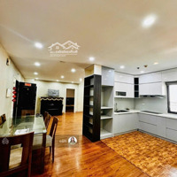 Cho Thuê Căn Hộ D2 Giảng Võ, Ba Đình.diện Tích120M2, 3 Phòng Ngủ Giá 22 Triệu/Tháng, Full Đồ. View Hồ, Thuê Lâu Dài