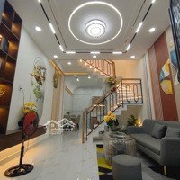 Bán Nhà Đoàn Văn Bơ Quận 4 - Bề Ngang 4M - 3 Tỷ - Hẻm 4M - 28M2 - Sổ Hồng Riêng
