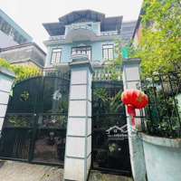 Gia Đình Cần Bán Gấp Nhà Riêng Phố Tây Hồ Phường Quảng An 100M2Mặt Tiền5M Nhỉnh 16 Tỷ Liên Hệ: 0972472697