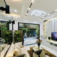 Nh.à Đẹp - Hiện Đại, Ở Ngay Trung Tâm Hàng Bột, Đống Đa 34 M 4 Tầng 6.6 Tỷ. Sân Rộng, Sáng Thoáng,