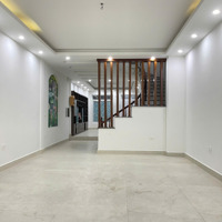 Cho Thuê Nhà Nguyên Riêng 120M2 X 4 Tầng, 22 Triệu, Giáp Vin Smart City, 0888516777