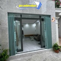 Chính Chủ Cho Thuê Nhà Nguyên Căn 1 Trệt 1 Lầu 2 Phòng Ngủ 2 Wc Oto Đậu Trước Cửa Ngã Tư Hàng Xanh