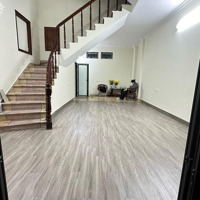 Cho Thuê Nhà Mp Hoàng Sâmdiện Tích40M2 X 5T Thông Sàn, Kinh Doanh, Vp, Cty