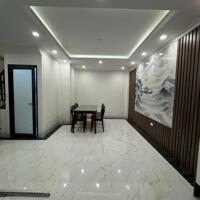 Bán nhà Nguyễn Văn Cừ, Long Biên, ô tô đỗ cửa, 50m2, 5 tầng, giá 4 tỷ 8