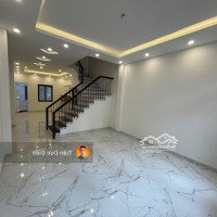 Căn Nhà Vị Trí Quá Đẹp Để Định Cư Lâu Dài Tại Ngõ 293 Tổ 5 Thạch Bàn, 4 Tầng 1 Tum Full Nội Thất