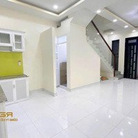 Cho Thuê Nhà 1 Trệt 1 Lầu . Dtsd 90M2. 2 Phòng Ngủ2Vs . Đậu Oto Trước Nhà. Gần Bệnh Viện Y Học Cổ Truyền.