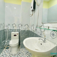 Cho Thuê Phòng Ban Công Đường Tạ Quang Bửu, Q8: 30M2, Phòng Mới, Full Nội Thất: 4,8 Triệu/Tháng