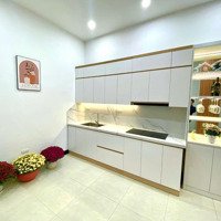 Bán Nhà Đường Cầu Giấy, Thoáng Trước Sau,Thang Máy, 50M Ra Ô Tô Tránh, Chủ Tự Xây, 37M*6T, Mt4,5M .