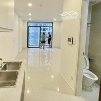 Cho Thuê Căn Officetel Central Premium Đắc Địa Nhất Quận 8: Căn Hiếm View Hot Hồ Bơi