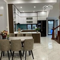 Cho Thuê Biệt Thự Liền Kề 90M2 Full Nội Thất Cao Cấp, Bên Hồ Harmony, Gần Trường Vinschool, 32 Triệu/Th