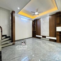 Chỉ Hơn 6 Tỷ, Lô Góc 6 Tầng 38M2, Thang Máy, Ở Luôn Tại Trung Tâm Việt Hưng, Long Biên