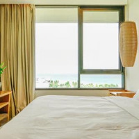 Cần Bán Căn Hộ Góc Hyatt Regency, 13,5 Tỷ, 127M2, 2 Phòng Ngủ 2 Vệ Sinhview Biển, Sổ Hồng Công Chứng Ngay