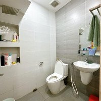 Nhà Mới 4 Tầng 66M2, Có 4 Phòng Ngủ 5 Vệ Sinh Kế Quận 1. 7,9 Tỷ