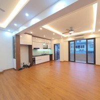 Bán Căn Chung Cư Chính Chủ Mặt Đường Hàm Nghi 3 Ngủ 130M2