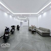 Bán Nhà Mặt Đườngtrần Vỹ, Building 2 Thoáng, Mặt Tiền - Vỉa Hè Siêu To, 135,35M2 Giá Chỉ 77,8Tỷ