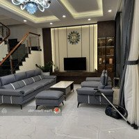 Villa Hẻm Ô Tô Lớn Nguyễn Siêu, P6, Đà Lạt, Ngang 11M Và Dài 21M