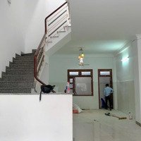 Cho Thuê Nhà 3 Tầng 3 Phòng Ngủ 3 Vệ Sinh 100M2 Ngang 5M. 12 Triệu/Th