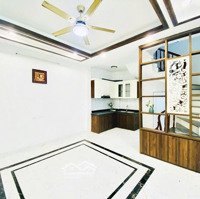 Giật Mình! Bán Nhà Cổ Linh, 3 Phút Đến Cầu Vĩnh Tuy, Gần Đường Ô Tô Tránh, 30M2 Chỉ 4.2 Tỷ