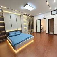 Bán Gấp Nhà Nguyễn Đình Hoàn - Cầu Giấy, 40M2, Sát Ô Tô, Sổ Đỏ, Giá 6,X Tỷ. Lh: 08657398Haiba