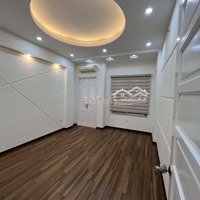 Bán Nhà Tập Thể Tại 234 Hoàng Quốc Việt. Khu Phân Lô Ô Tô Đậu Cửa Dtsd 80M2 Giá Bán 3 Tỷ