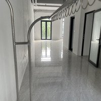 Cho Thuê Nhà Phố Shophous 260M2 Sàn Trống Tiện Làm Văn Phòng Giá Bán 17 Triệu Liên Hệ: 0909934237