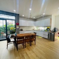 Biệt Thự Full Nội Thất Bán 26 Tỷ, 4 Pn,Diện Tích175M2 Liên Hệ: 0774659360 Hương