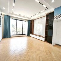 Bán Nhà Nguyễn Văn Cừ Long Biên 55M2, 6 Tầng,Mặt Tiền4.5M --- 12.5 Tỷ Thang Máy, Vỉa Hè Liên Hệ: 0977728996.