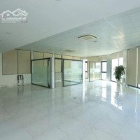 Cho Thuê Nhà Mặt Phố Trung Hòa 5 Tầng 85M2. Giá Bán 40 Triệu/ Tháng Có Thương Lượng