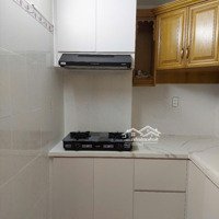 Cho Thuê Căn Hộ Lầu 8 Chung Cư H2 Hoàng Diệu P. 8 Quận 4 Giá Bán 18,5 Triệu 102M2